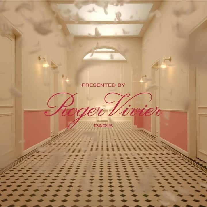 アンジェラベイビーのインスタグラム：「Looking forward to a new chapter together with @RogerVivier @GherardoFelloni #RogerVivier #GherardoFelloni #RVFW22」