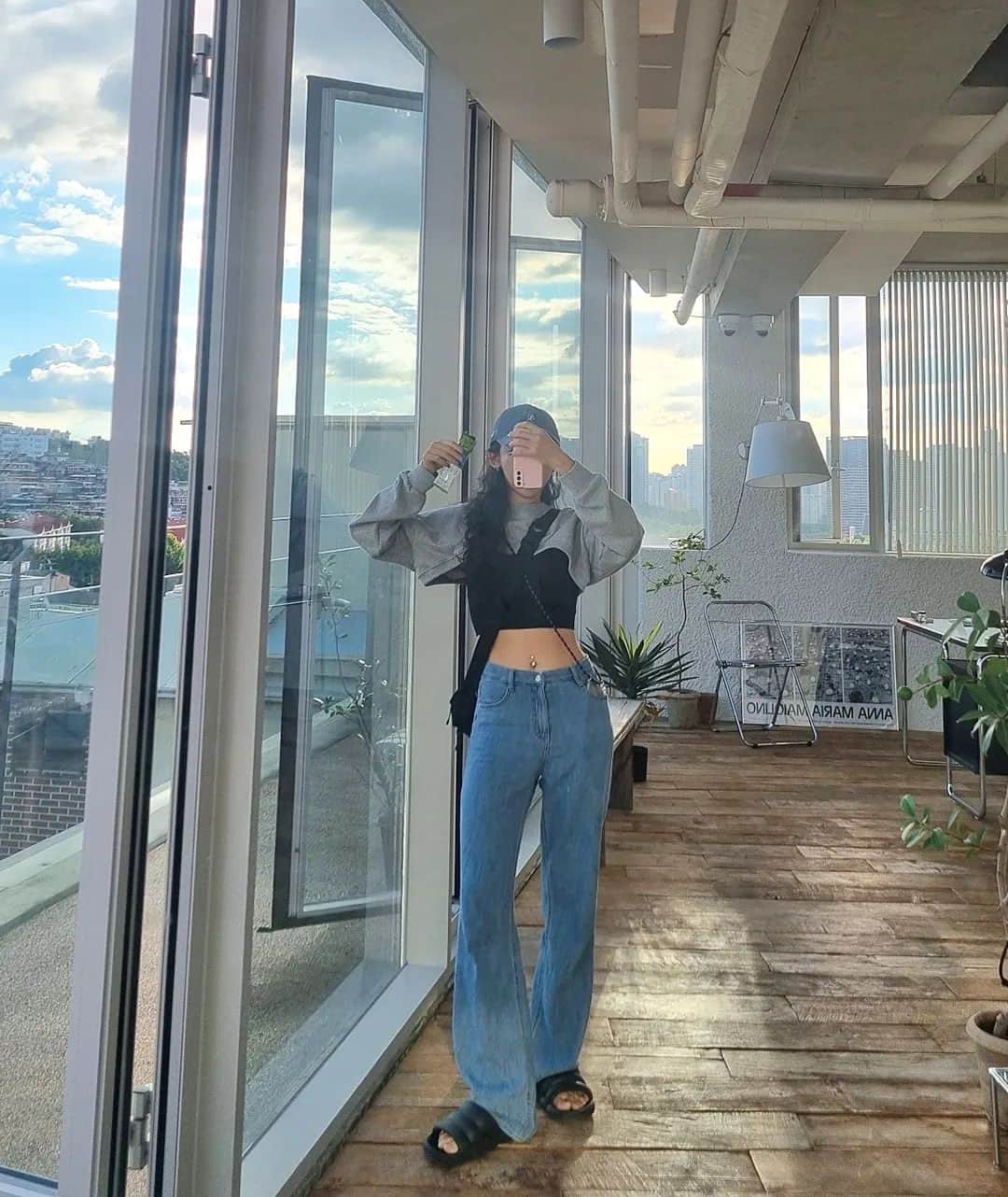 minikkallongのインスタグラム：「가을 좋아🍂  #셀카#데일리룩#dailylook#selfie」