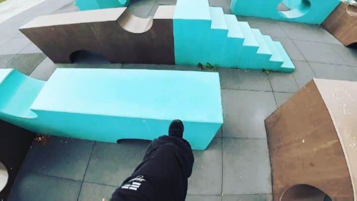 泉ひかり（パルクール）のインスタグラム：「Parkour POV with @hanaho_yamamoto and @naganegionene   なんか、知らないうちに丁度いい自撮り写真がフォルダに入ってた🤳笑  👕  @kait_sith_ @etrefort_parkourclothing   #北海道旅行 ⁡#parkour #parkourgirl #girlspower #girlparkour #freerunning #parkourgirls #seeanddo #traceuse #traceur #running #training #jump  #activity #movemet #traceuselife #lache #パルクール #パルクール系女子 #女子トレーサー #フリーランニング #トレーニング #趣味  #フィットネス #跑酷」