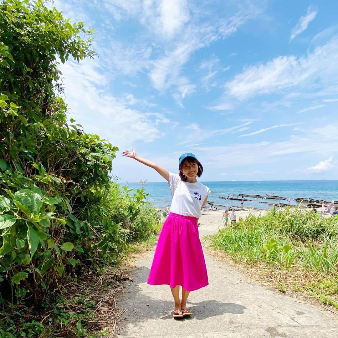 小尾渚沙のインスタグラム：「今日で8月も終わり🥲 夏大好き人間としては、寂しくてたまらないです😭😭😭笑  この夏、前から大好きだった館山が もっともっと好きになりました🌴💕  夏よ終わらないでーーーっ😭😭😭 . . #館山 #沖ノ島 #千葉県館山市 #千葉ドライブ #海  #夏の思い出 #夏が好き #夏 #南房総 #おびT」