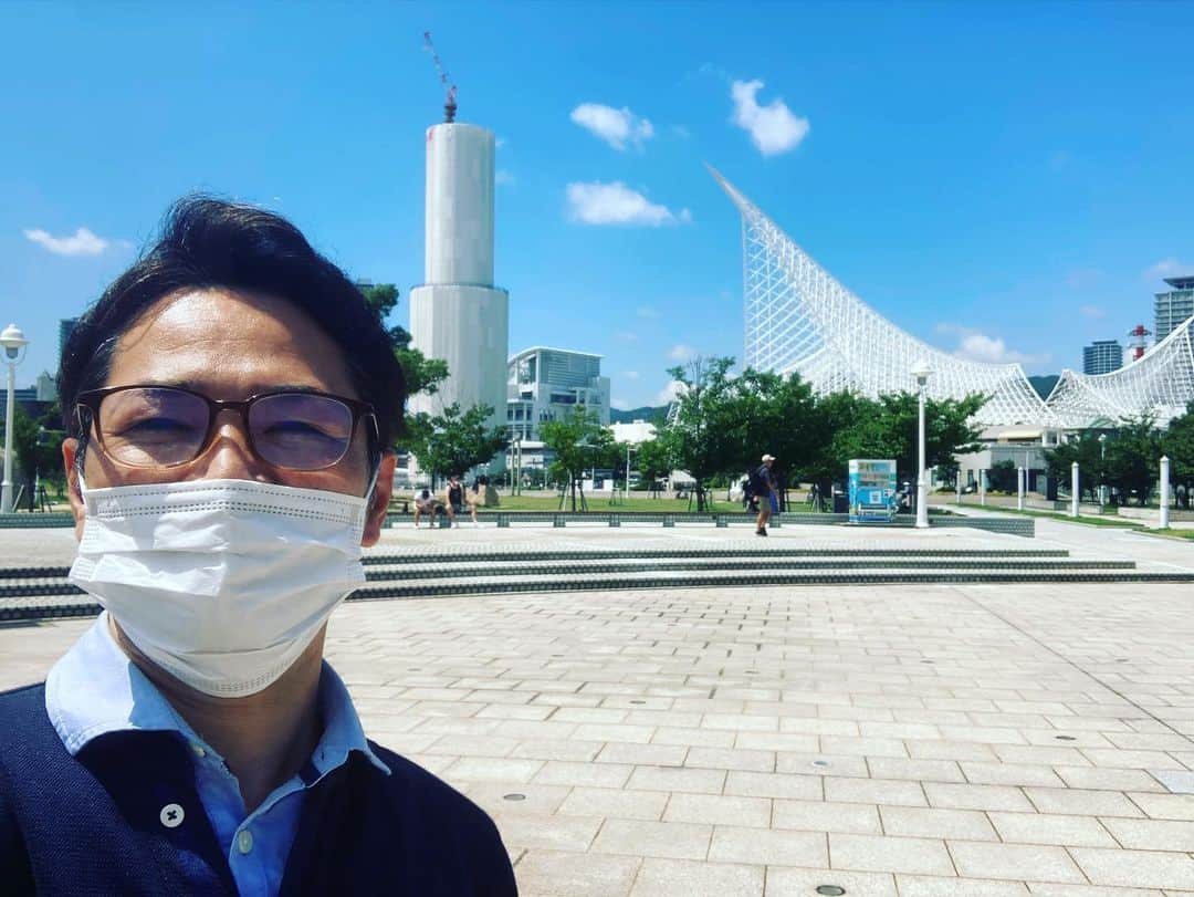 井上智晶さんのインスタグラム写真 - (井上智晶Instagram)「神戸満喫旅②  神戸と言ったら やっぱり神戸ビーフでしょ！  見て下さい！このサシ！ 兵庫出身でありながら 実は神戸ビーフ食べたことなかったんです。 ここだけの話ですが笑  いやぁ、さすがでした！ めちゃくちゃ美味しかったです^_^ どんな味かは番組をご覧下さい！  ポートタワーは、改修工事中で見られませんでした。 やっぱり赤いタワーが神戸っぽいですよね  山海漬は9月3日(土)です。  #神戸#山海漬#岩手めんこいテレビ#神戸ビーフ#人生初#ポートタワー#メリケンパーク#井上智晶#アナウンサー」9月1日 0時31分 - tomoaki.mit.inoue