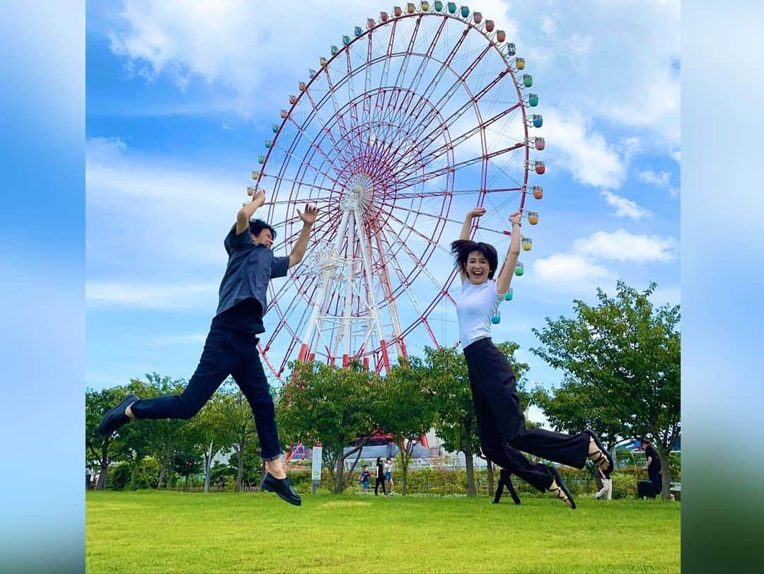 榎並大二郎さんのインスタグラム写真 - (榎並大二郎Instagram)「. お台場の大観覧車が、23年の歴史に幕を下ろしました。 ⁡ お昼休みに倉田さんと宮司さんと職場を抜け出して、 ⁡ 最後の景色を楽しんできました。 ⁡ 通い慣れたお台場ですが、観覧車の窓越しには いつもと違う街並みに映りました。 ⁡ 今年の夏も終わりですね。 ⁡ #倉田大誠 #宮司愛海 #観覧車 #真夏の大ジャンプ」9月1日 0時34分 - enami_daijiro