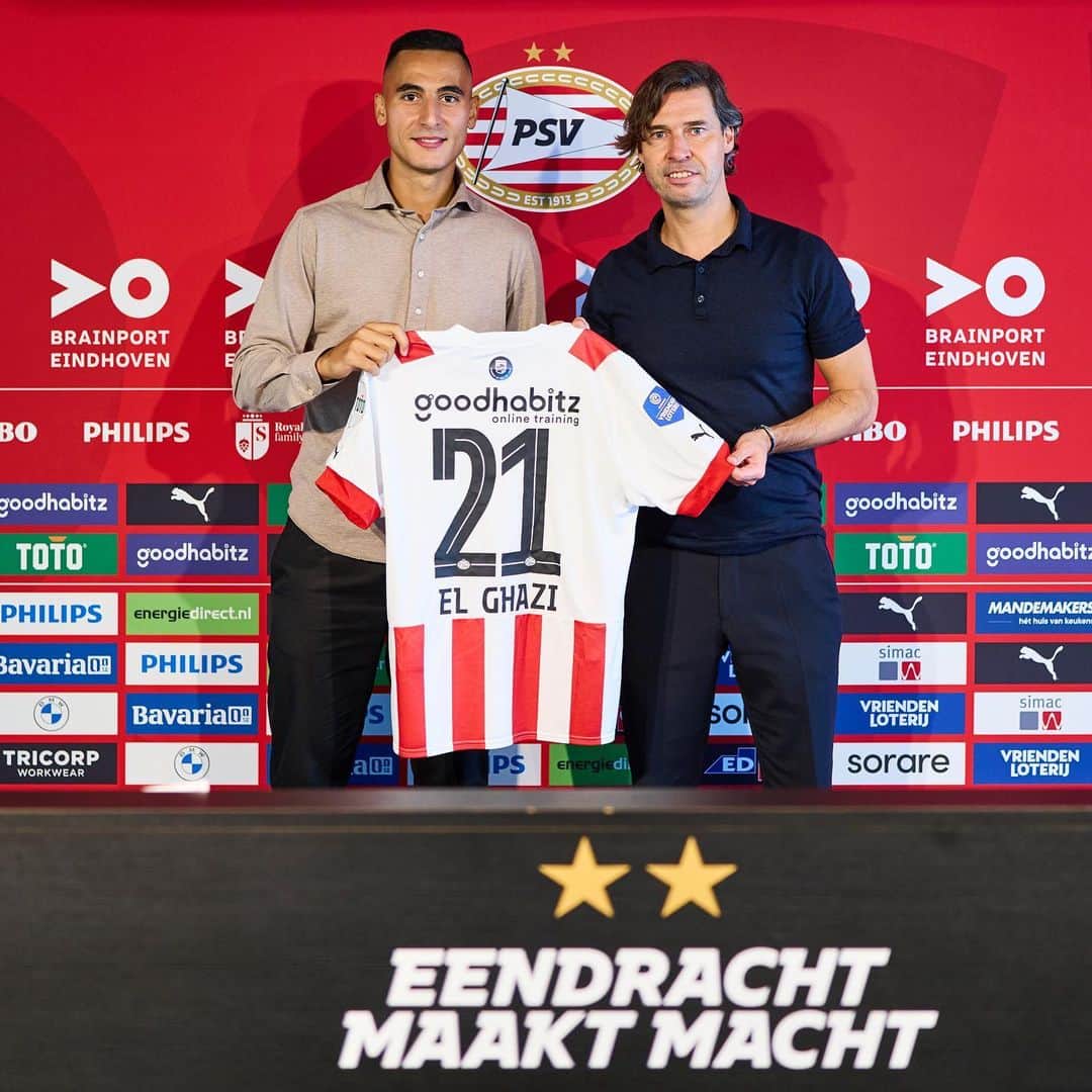 アンワル・エル・ガジのインスタグラム：「Very happy with my next step. Looking forward to play for @PSV ❤️🙏🏽」