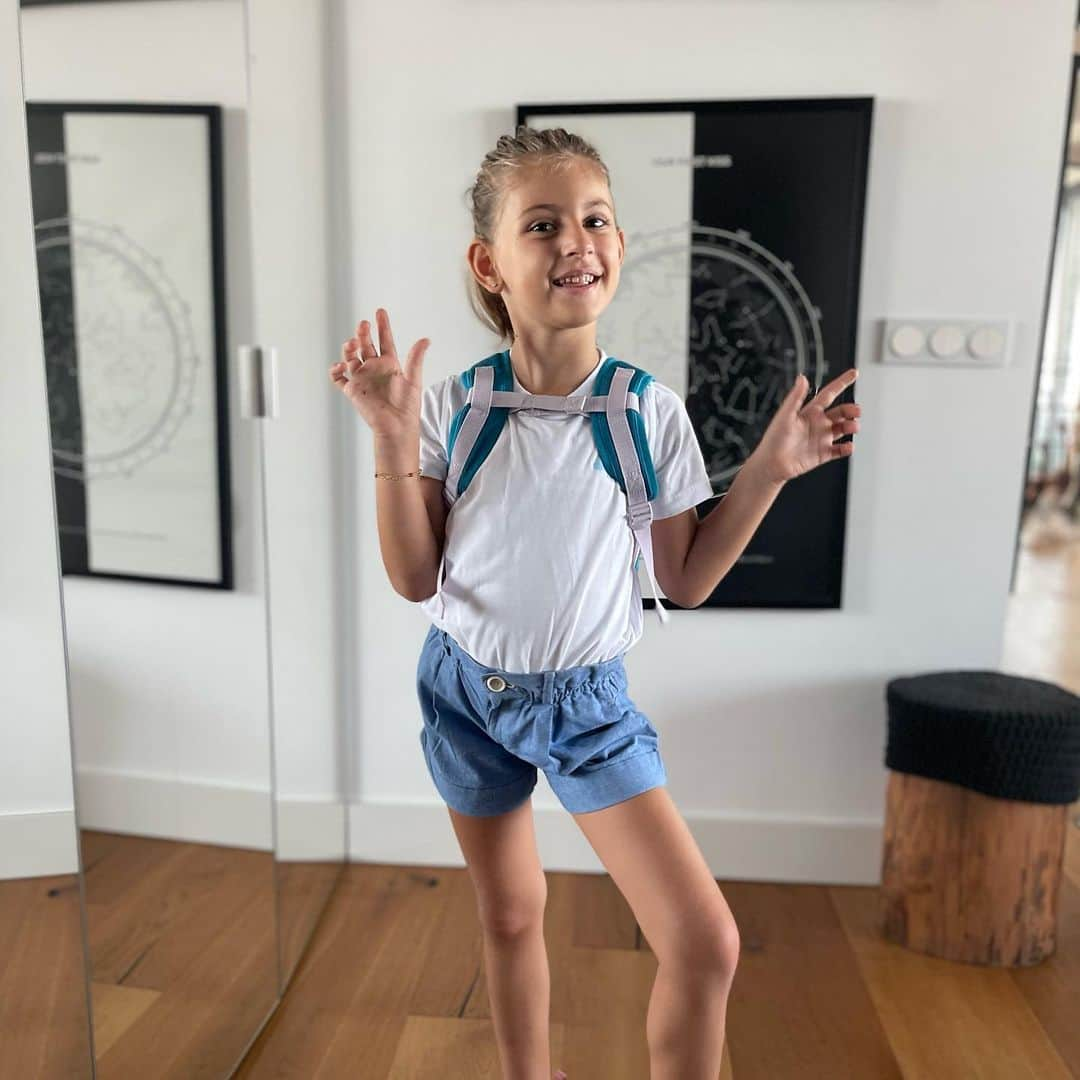 バハル・トクソイさんのインスタグラム写真 - (バハル・トクソイInstagram)「1st Day of School! ✨」9月1日 14時17分 - bhrtksy