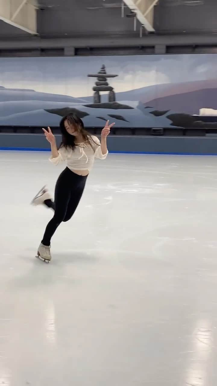 Megan Yimのインスタグラム：「cookieeee🍪🐰💗 choreography by @megan.yim 👼🏻⛸✨」