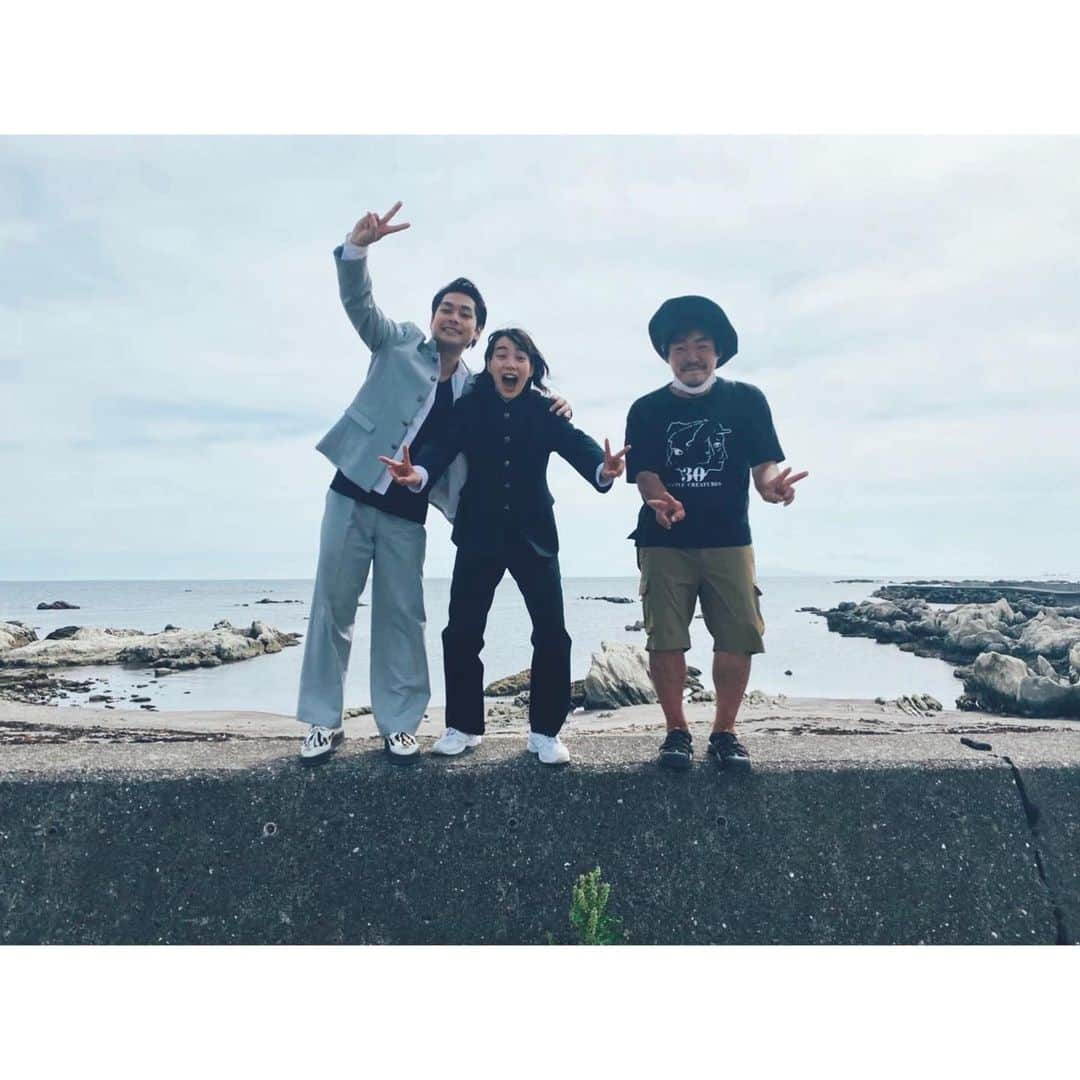 のん（能年玲奈）さんのインスタグラム写真 - (のん（能年玲奈）Instagram)「映画　#さかなのこ 初日だよー！みんな観てねーー！ #柳楽優弥 さんと #沖田修一 監督とのナイスショットをお届けします🎊」9月1日 14時47分 - non_kamo_ne