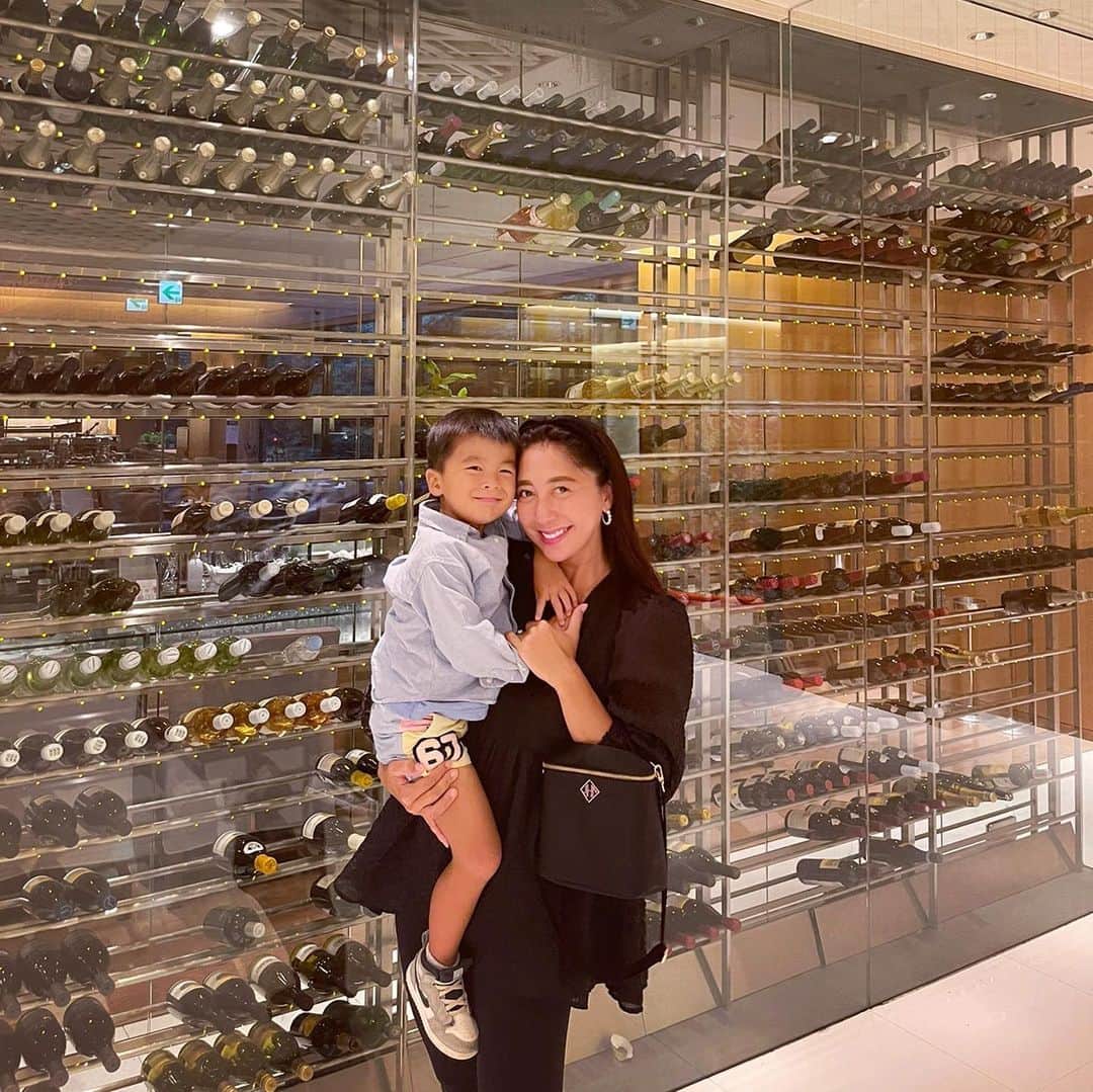 のインスタグラム：「Dinner🍽 昨晩はイタリアンへ✨ 両親とのんびり過ごせて とてもとても幸せを感じました🥰 息子が生まれてからより一層 両親への感謝の気持ちが溢れます💫 #dinner #kyoto #italian」
