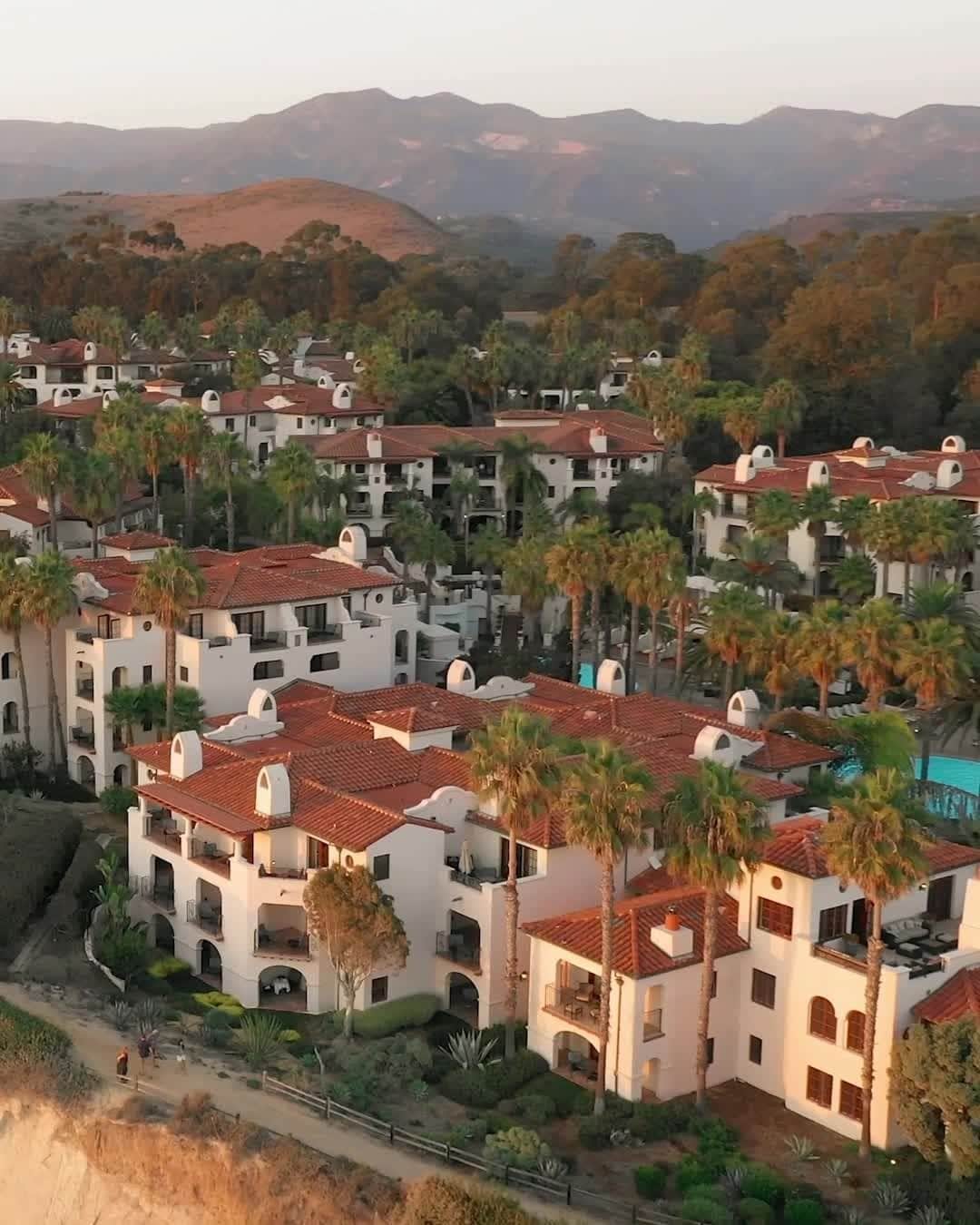 リッツ・カールトンのインスタグラム：「Let the light of brilliant mornings lead to new adventures along the coast at The Ritz-Carlton #Bacara, Santa Barbara.」