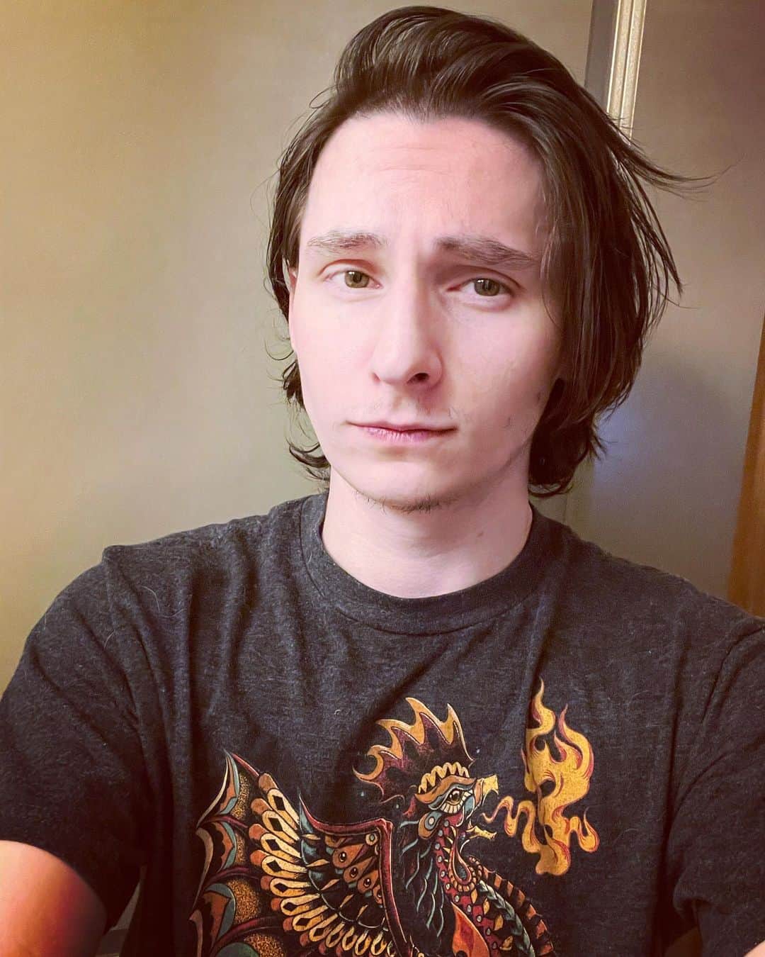 ジャレッド・スコット・ギルモアのインスタグラム：「Live on Twitch, playing some Genshin Impact. Testing a Dendro team comp in the Abyss! Also have a new sub goal up on Twitch, if we get enough new subs I’ll do a live OUAT Q&A on stream! Stay tuned for details! Link in bio!   #GenshinImpact #OUAT #onceuponatime #Twitch #Live #Streaming #HenryMills #Huzzah」