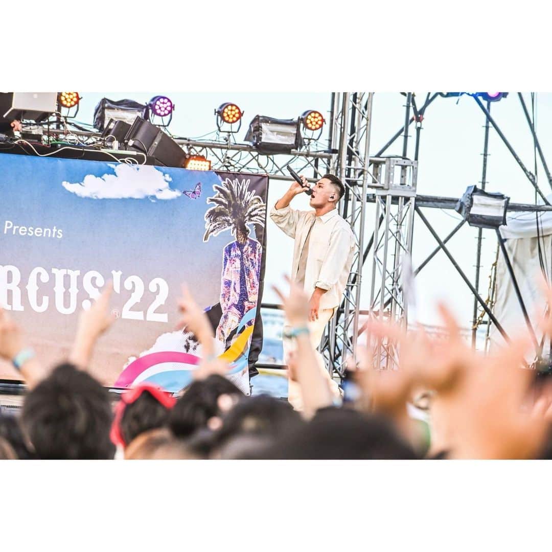 AKLOさんのインスタグラム写真 - (AKLOInstagram)「Music Circusの写真📷🏝 ビーチでライブは開放感あって最高だな。 また会おう！ 🙌🙌🙌🙌 @music_circus」9月1日 12時08分 - aklovision