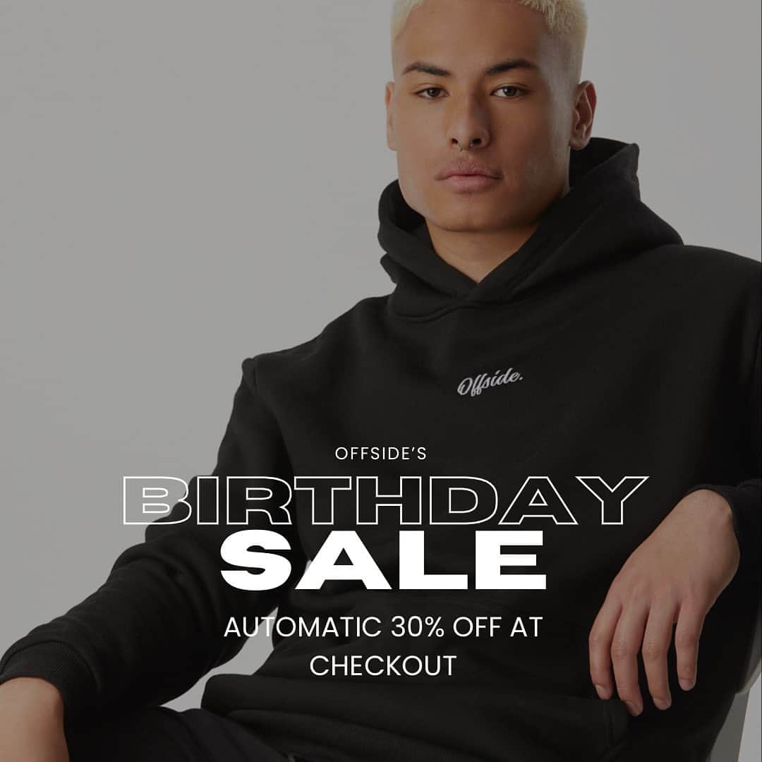 ヴィンセント・ケインのインスタグラム：「Get amongst @offside_nz birthday sale on now. 30% off all products! Check it out.  @offside_nz   #offside #os #o #sale #birthdaysale」