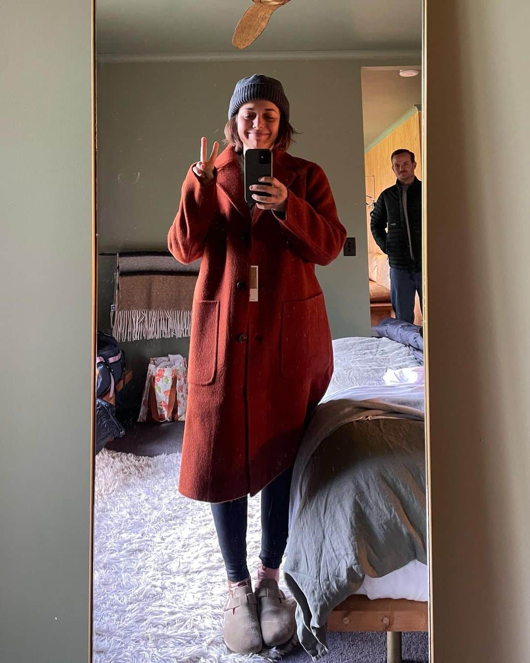 フィービー・ディ・トマソのインスタグラム：「Late to the party 🎈 #32」