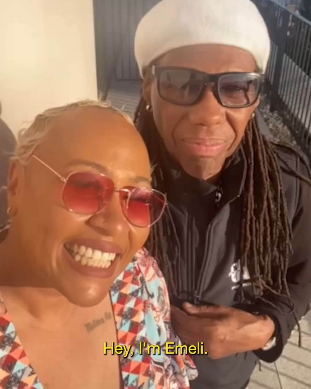 Emeli Sandéのインスタグラム：「Sooo excited to have my new song with the amazing @NileRodgers 'When Someone Loves You' out NOW!!! ❤️❤️ 🥳🥳🥳 Listen now and tune in to the video premiere at 7pm BST (link in bio!)」