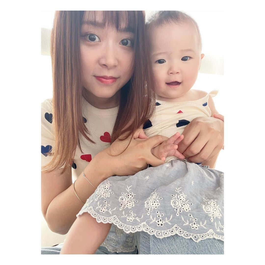 武田るいさんのインスタグラム写真 - (武田るいInstagram)「お師匠はん👶🏻🎀とリンクコーデ❤️ プチバトーの新作かわいい〜 カラフルなハートが今期からみたい💙🖤 台風🌬湿気やばくて前髪オン気味😂🌀 オフショットも🤣←  #プチバトー #プチバトーベビー #petitbateau #リンクコーデ #family #linkcode #baby #赤ちゃん #赤ちゃんのいる暮らし #code #ootd #japanesegirl #fasion」9月1日 16時53分 - rui_1002