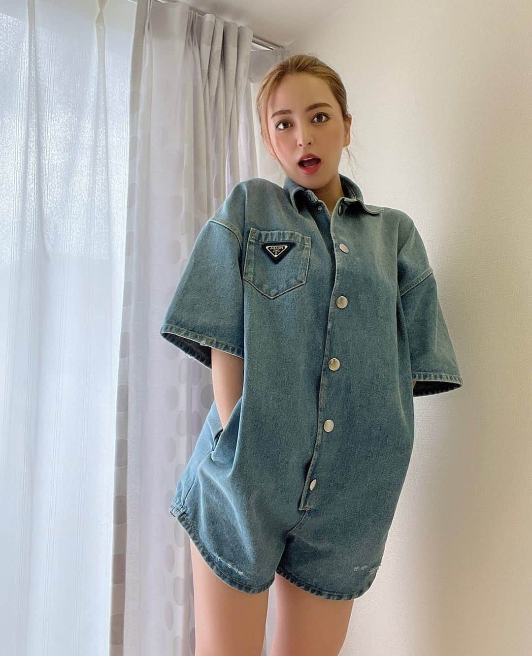 新垣樹里のインスタグラム：「好評だったやつ︎︎︎︎📸✌︎  9月がスタート！ 今月からプログラミングの勉強を 始めます🌸  これからは絶対に自分のペースで どこでもできる仕事を選ぶことが必要✨ 私はそう思っているので久々に 自分投資をしてみました☺️🌿  将来家庭をもつ事も考えると 今から勉強しておきたいなと！ (ちなみにまだ予定ないから あくまで将来いつかねw)  @maipi1004 宜しくお願いします✨️ 機械音痴でも頑張ります(*•̀ㅂ•́)و✧w  #プログラミング#自分投資#勉強 #手に職 #自由人#好きな場所で仕事」