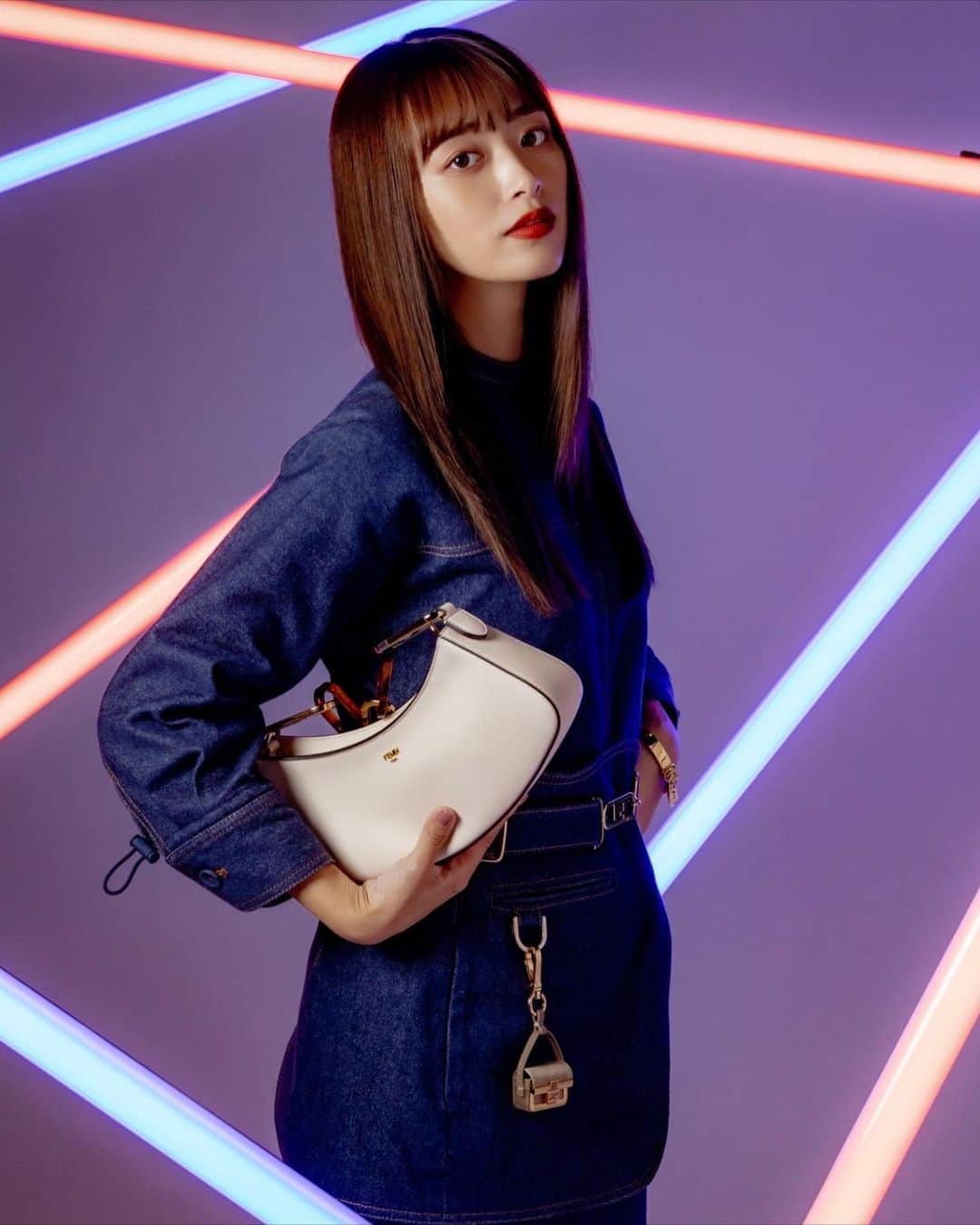 近藤千尋のインスタグラム：「shooting📸💓  全身 @fendi  さんで撮影🤍🤍🤍  #Fendi #FendiFW22  #fendiofficial  @mrkimjones   明日は金曜日😚😚😚 撮影とは違う バラエティ寄りの顔してると思うけど、 ラヴィット見てね🐰📺💕笑」
