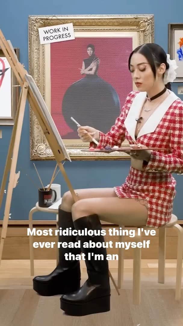 リナ・サワヤマのインスタグラム：「used my gcse art skills to paint the Hold The Girl album cover for @popbuzz !!! and finally addressed the rumours about being an industry plant 😏🪴」