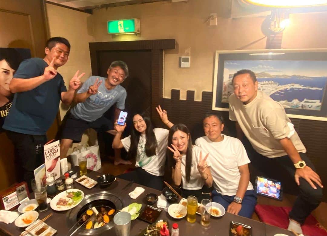 河本結のインスタグラム：「. ツアースタッフのみなさん、 朝早くから夜遅くまで 選手の為に本当にありがとうございます❤️‍🔥の会。 @callawaygolf_japan  . 優しくてアツくて温かい そんな チームキャロウェイがだいすきです❤️‍🔥 . 私のまわりには、 ほんっとに優しくて 素敵な方ばかりで。 私、幸せ者です。 . 今週もがんばるぞ〜🔥」