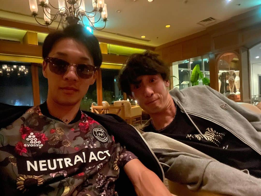 伊藤達彦のインスタグラム：「楽しかったぜ土方！ 旭化成行っても頑張れよ！ また会おう！🍺(土方の奢り)  #ニューイヤー駅伝競り合ってたら負けて #カレーうどん食べてる時にれんげの位置のツッコミする人おらんくなった #ドライヤー一生使ってね」