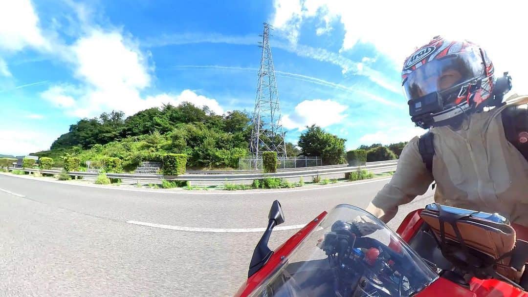久野静香さんのインスタグラム写真 - (久野静香Instagram)「＊ YouTubeに動画アップしました！ ⁡ 『しばらく私のバイクとお別れすることに なりました…。【cbr250rr】』 ⁡ 見ていただけると嬉しいです！！！ ⁡ #バイク #ツーリング #cbr250rr」9月1日 20時01分 - shizuka_kuno