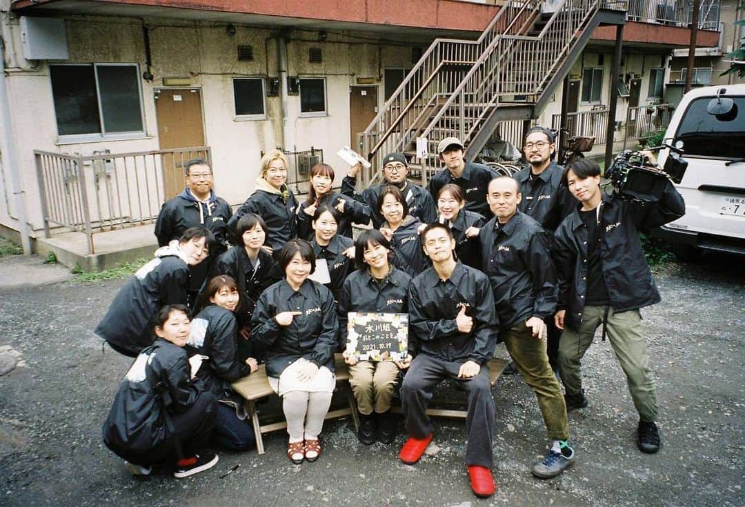水川あさみのインスタグラム：「MIRRORLIAR FILMS Season4 『おとこのことを』明日公開🎬  明日はバルト9にて監督陣と舞台挨拶でございます。 どんな風に伝わって受け取ってもらえるのか正直不安と期待が入り混じっておりますが、沢山の才能人に力添えして頂き完成する事ができました。 作品に関わってくださった皆さん本当に心から感謝です。  明日から公開。 どぞ、よろしくお願いします🙇🏻‍♀️」