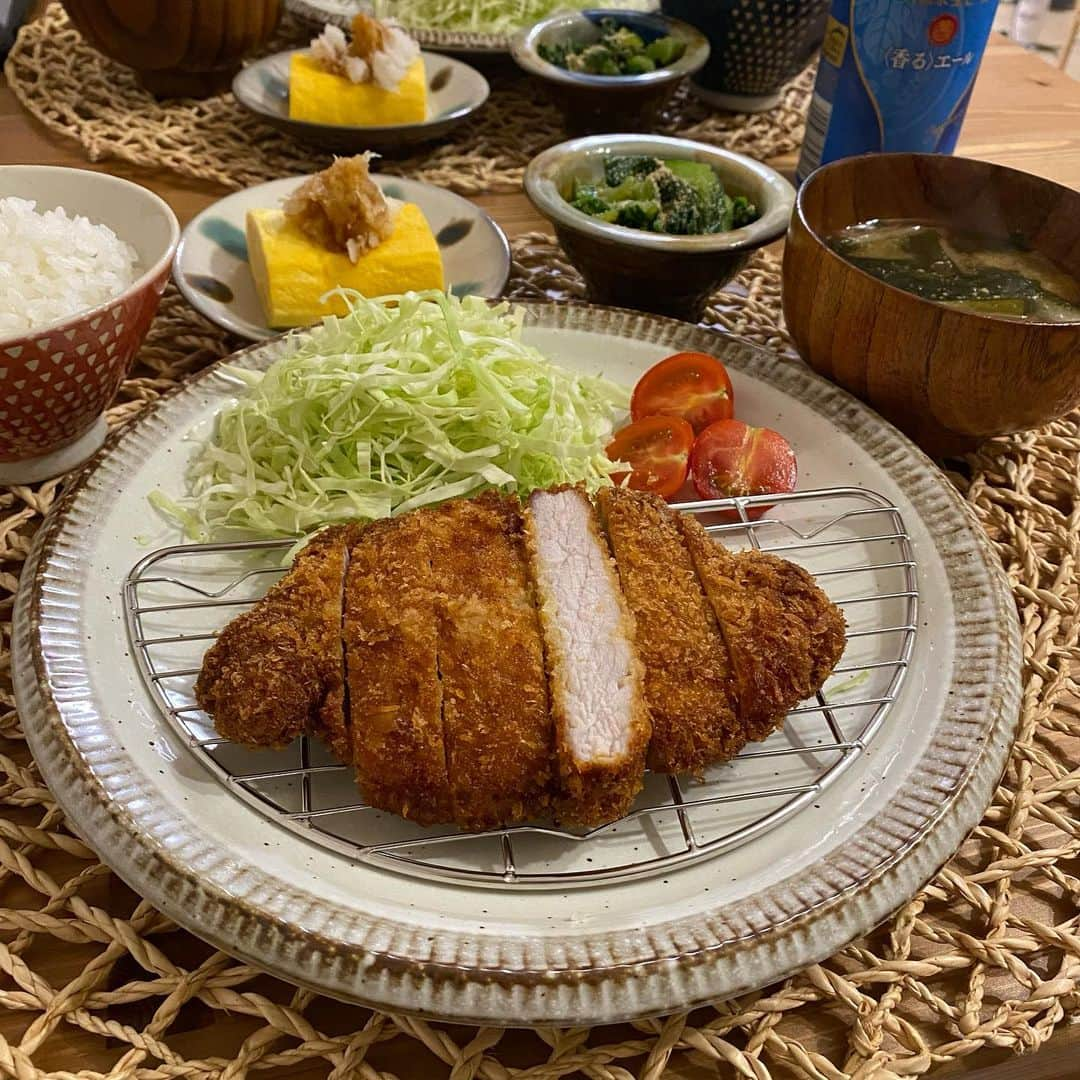 福見真紀さんのインスタグラム写真 - (福見真紀Instagram)「最近好評だったご飯🍴🍳 時間がない日はオーブンを使ったり余裕がある日は揚げ物をしてみたり🙆‍♀️ 毎日献立を考えるのが楽しい🫶  #おうちご飯 #自炊記録」9月1日 21時21分 - mak1ch1