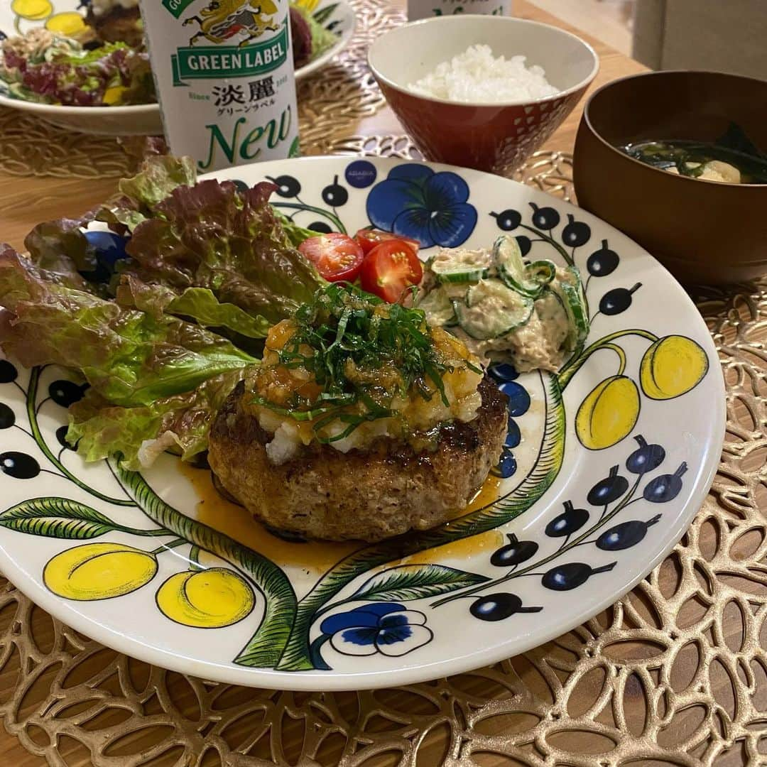 福見真紀さんのインスタグラム写真 - (福見真紀Instagram)「最近好評だったご飯🍴🍳 時間がない日はオーブンを使ったり余裕がある日は揚げ物をしてみたり🙆‍♀️ 毎日献立を考えるのが楽しい🫶  #おうちご飯 #自炊記録」9月1日 21時21分 - mak1ch1