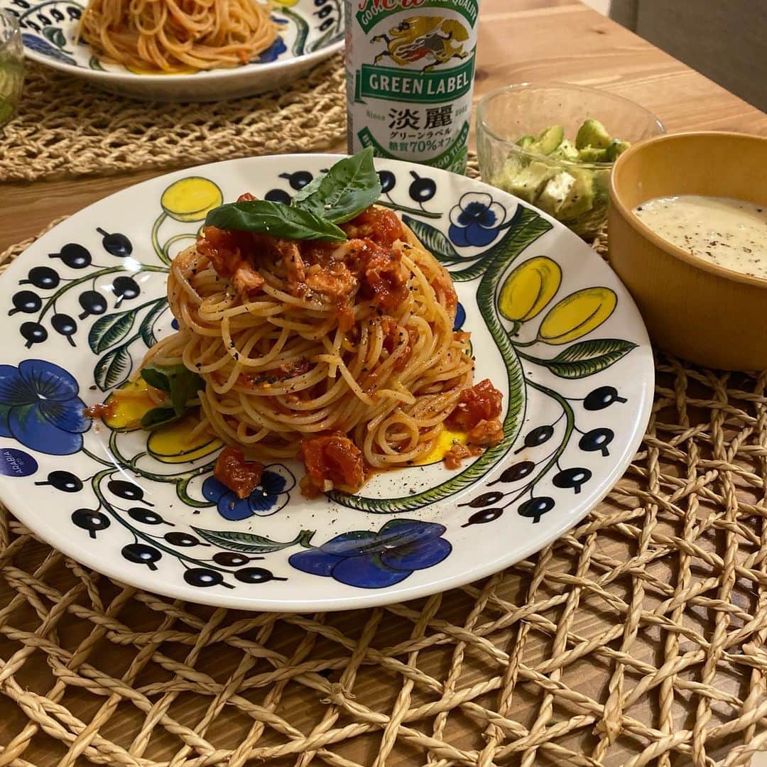 福見真紀のインスタグラム：「最近好評だったご飯🍴🍳 時間がない日はオーブンを使ったり余裕がある日は揚げ物をしてみたり🙆‍♀️ 毎日献立を考えるのが楽しい🫶  #おうちご飯 #自炊記録」