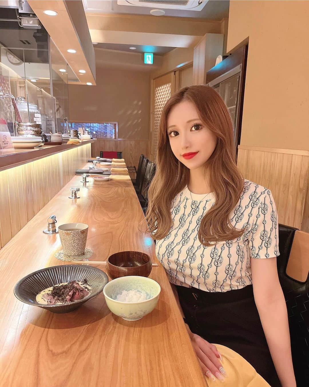 伴かなみのグルメインスタ