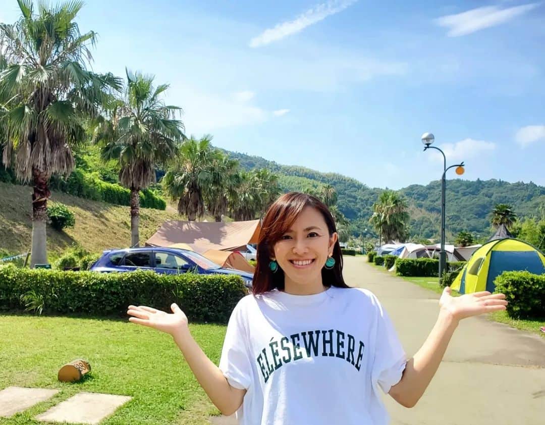 のインスタグラム：「アロハ～🌺渡辺です。⁡⁡ ⁡ ⁡ハワイ⁉️🌈🌴⁡⁡⁡ ⁡⁡ ⁡瀬戸内のハワイと言われる島で ⁡海キャンプ🌊してきました！⁡ ⁡⁡ 詳しくは  #ひろしまリード で🔎⁡ ⁡⁡  #瀬戸内のハワイ⁡⁡ ⁡ #山口 ⁡ #周防大島 ⁡⁡ ⁡ #片添ヶ浜オートキャンプ場 ⁡ ⁡ #片添ヶ浜海浜公園  ⁡ #スキレット料理 ⁡ ⁡ #ホットサンド⁡⁡ ⁡ #海キャンプ⁡ ⁡ #キャンプ⁡ ⁡ #アウトドア⁡ ⁡@katazoe_autocamp」