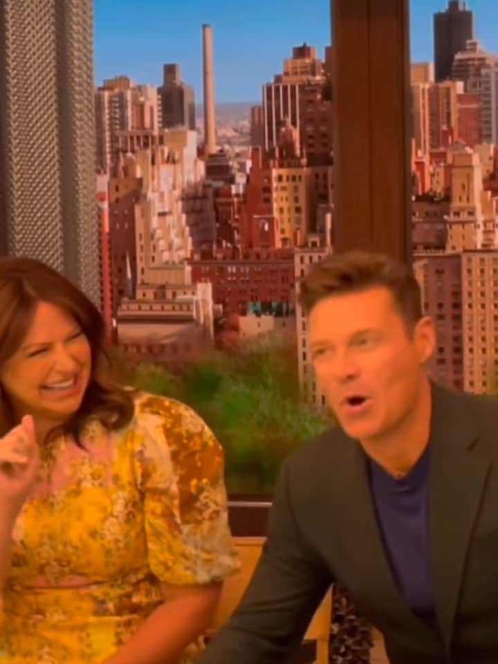 のインスタグラム：「☀️ happening right now ☀️ Back on @livekellyandryan this week!!  Xoxoxoox @ryanseacrest @gelmanlive」