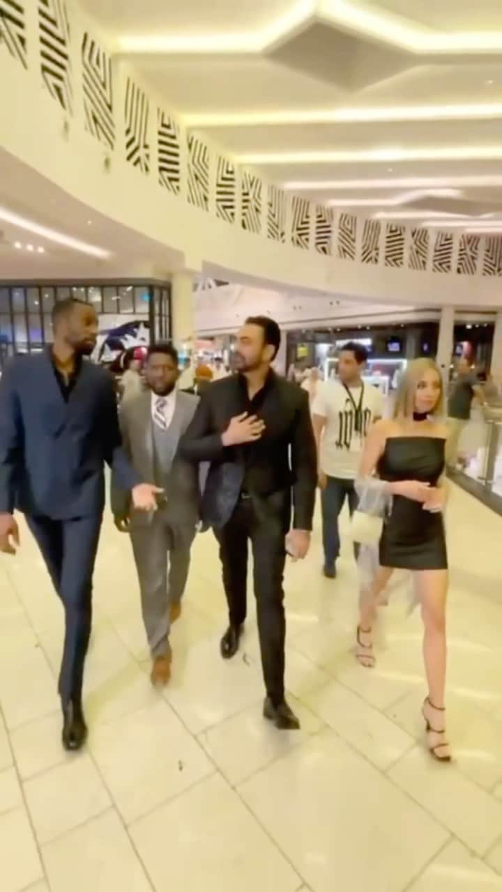 ブルック・バトラーのインスタグラム：「Egypt, I can’t wait to come back. Thank you for having us!  #ADayToDie Premiere  @mk_mohamedkarim  @wwwjustleon  @iamwesmiller」