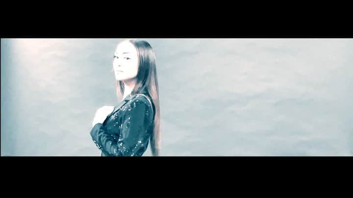 のインスタグラム：「《Crystal Kay Special Making Movie公開‼︎》  『月刊EXILE 9月号』に登場したCrystal Kayのメイキングムービーを公開‼️ 誌面では、現在配信中のシングル「Gimme Some」の制作エピソードや、8月30日から上演のブロードウェイミュージカル『ピピン』について聞いたインタビューをお届け📸 ぜひ『月刊EXILE 9月号』をチェックしてください🔍✨  @crystalkayofficial  #GimmeSome #PIPPIN」