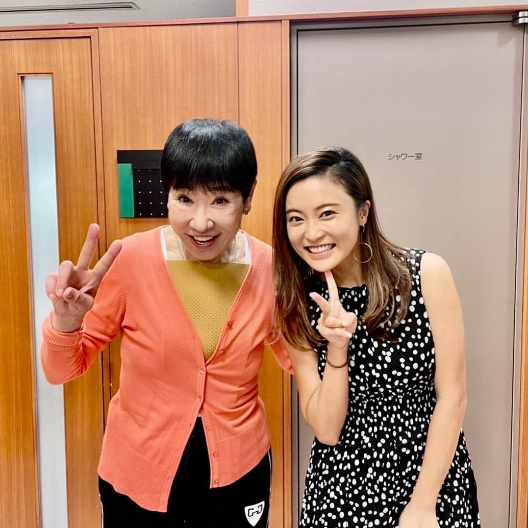 和田アキ子さんのインスタグラム写真 - (和田アキ子Instagram)「頑張れコジルリ😊😊 報告に来てくれた時の😊 #ako50th #小島瑠璃子」8月9日 11時45分 - ako50th