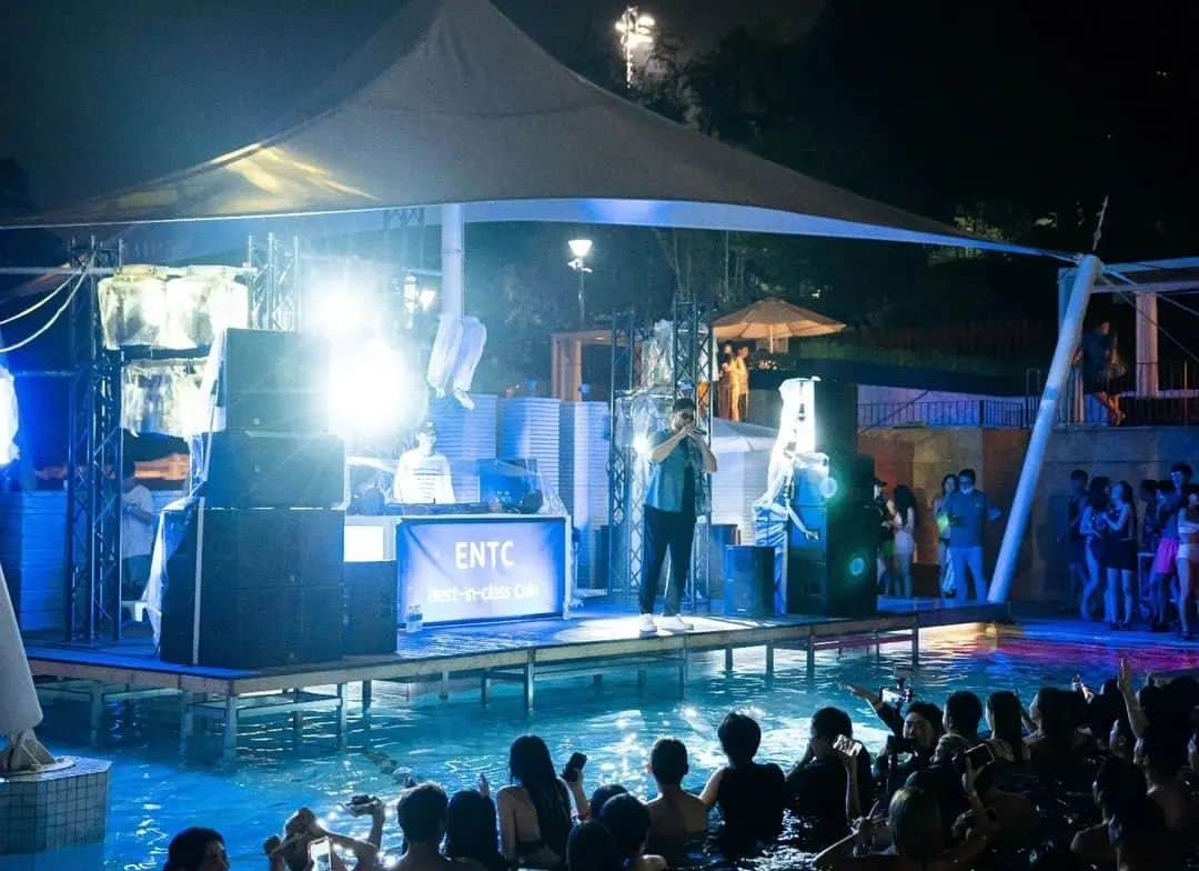 アレン・キボムさんのインスタグラム写真 - (アレン・キボムInstagram)「Reposted from @sdkbworld The ENTC x Banyan Tree Pool Party event was held on August 6th of 2022 with a great success. From Project NFT artists to celebrities and VIPs, more than 3,000 attended the party, illustrating the event’s popularity within the community. We appreciate your support and promise our utmost care and attention to the ENTC project. Thank you, sincerely!  8월 6일 진행된 ENTC x 반얀트리 NFT 풀파티 이벤트가 성황리에 종료되었습니다. 프로젝트 NFT 아티스트, 셀럽, BJ, VIP등 참석 인원만 3천명 이상의 뜨거운 열기로 커뮤니티 이벤트로서 자리매김한 유의미한 행사였습니다. 성원에 진심으로 감사드리며 더욱 정진하는 ENTC 프로젝트가 되겠습니다.  #ENTC」8月9日 17時04分 - allen_kibum