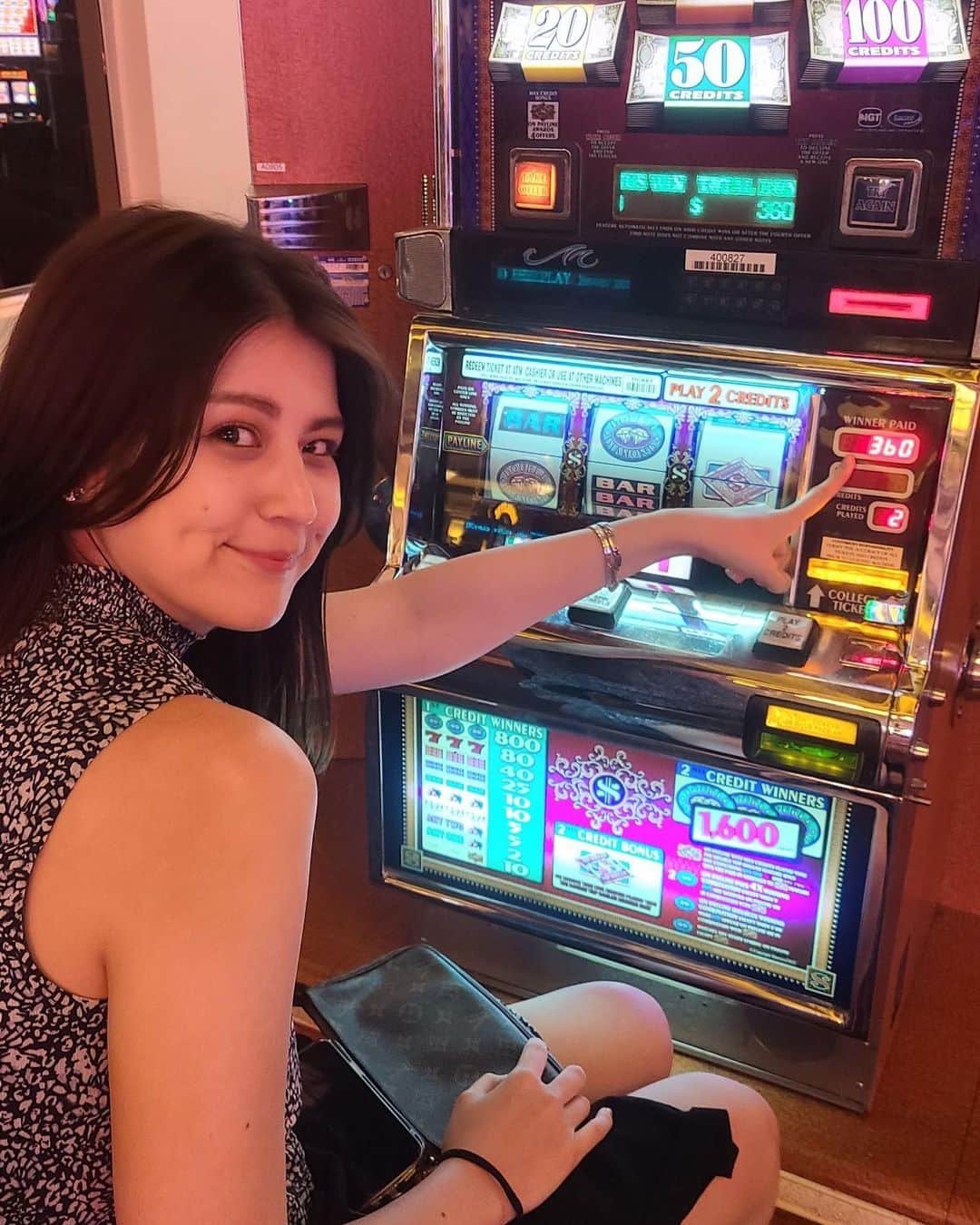 九里聖莉奈のインスタグラム：「. ⁡ はじめてカジノ ⁡ #LA #Lasvegas #LV #casino #Beginnersluck #nightout #MGM #MGMlasvegas #ロサンゼルス #ラスベガス #初カジノ #カジノ　#kuriseri」
