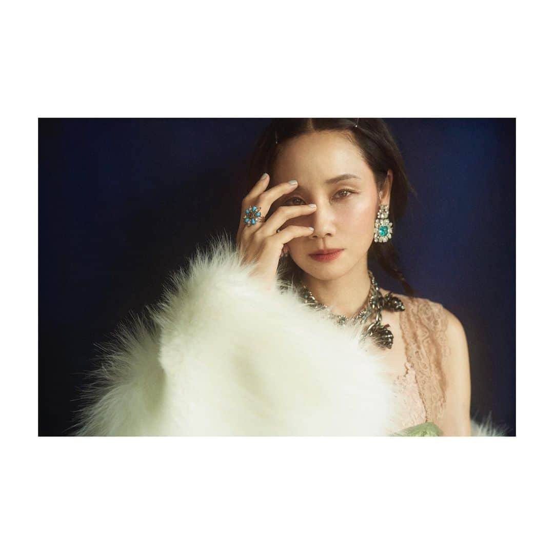 のインスタグラム：「「LEON」のインタビュー。 本日配信。  GUCCIの最新コレクションを着せて頂き、ウキウキ。  ストーリーにリンク貼りますよって。  A new interview has been released today!  #leon #gucci」