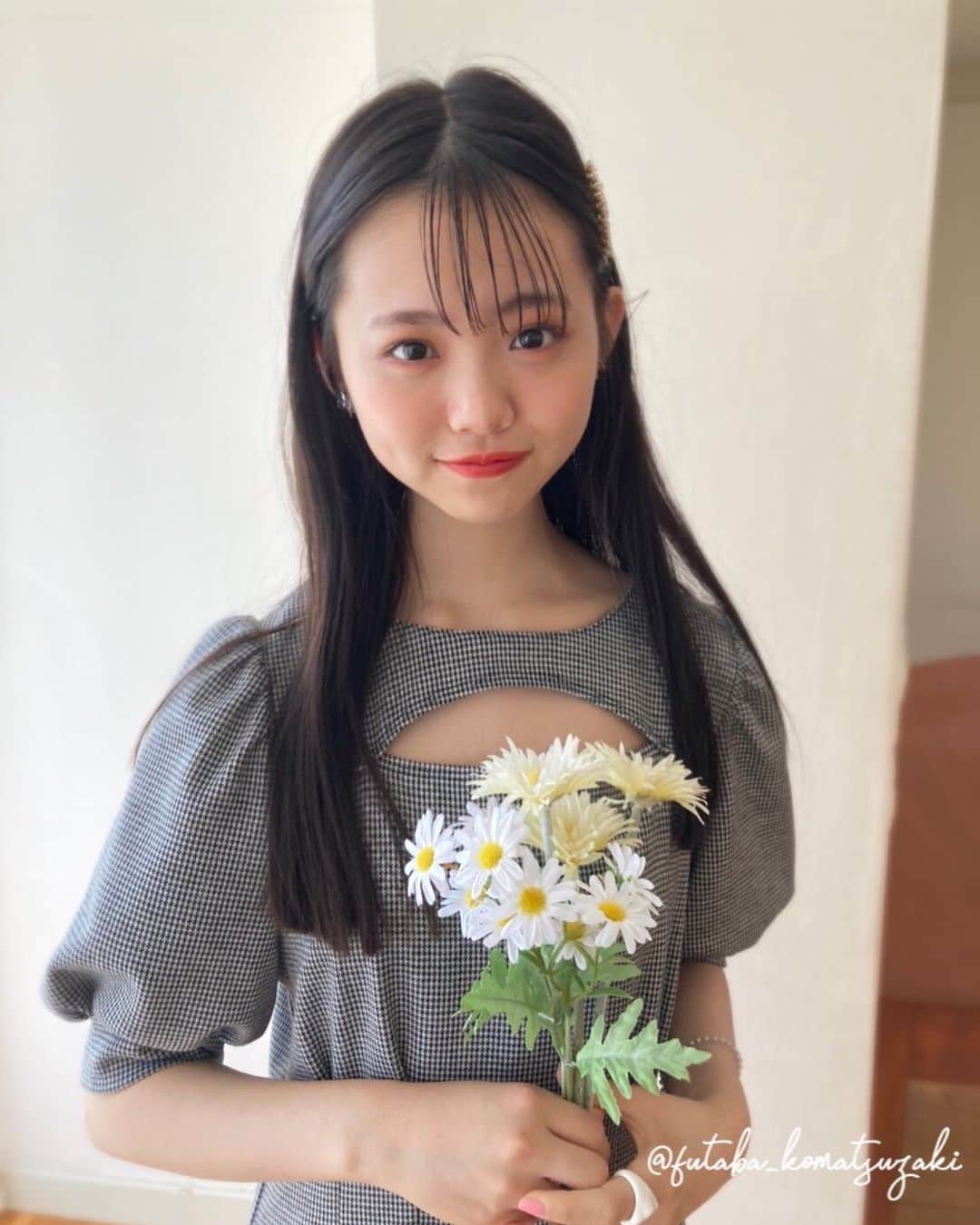 小松崎ふたばさんのインスタグラム写真 - (小松崎ふたばInstagram)「🌱  ニコラ9月号　さらストヘアが似合うnew大人フレンチガーリーのオフショット🌼 𓂃. ❤︎ ❤︎ ❤︎ #ニコラ9月号#フレンチガーリー#ストレートヘア#ニコラ#nicola#ニコモ#小松崎ふたば#🌱」8月9日 19時47分 - futaba_komatsuzaki