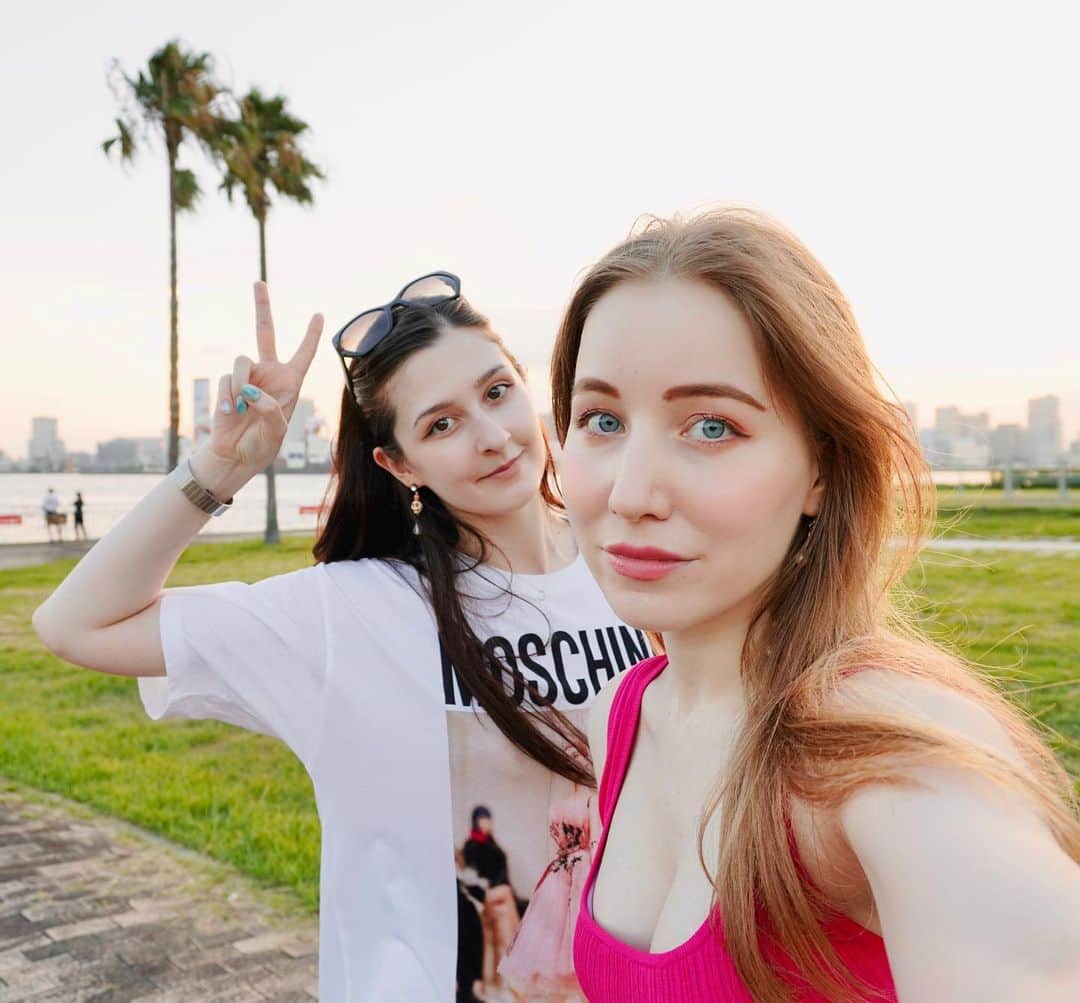 アシヤのインスタグラム：「夏っぽい写真を撮ろうと！📸 🌴🌴🌴 @real_kh」