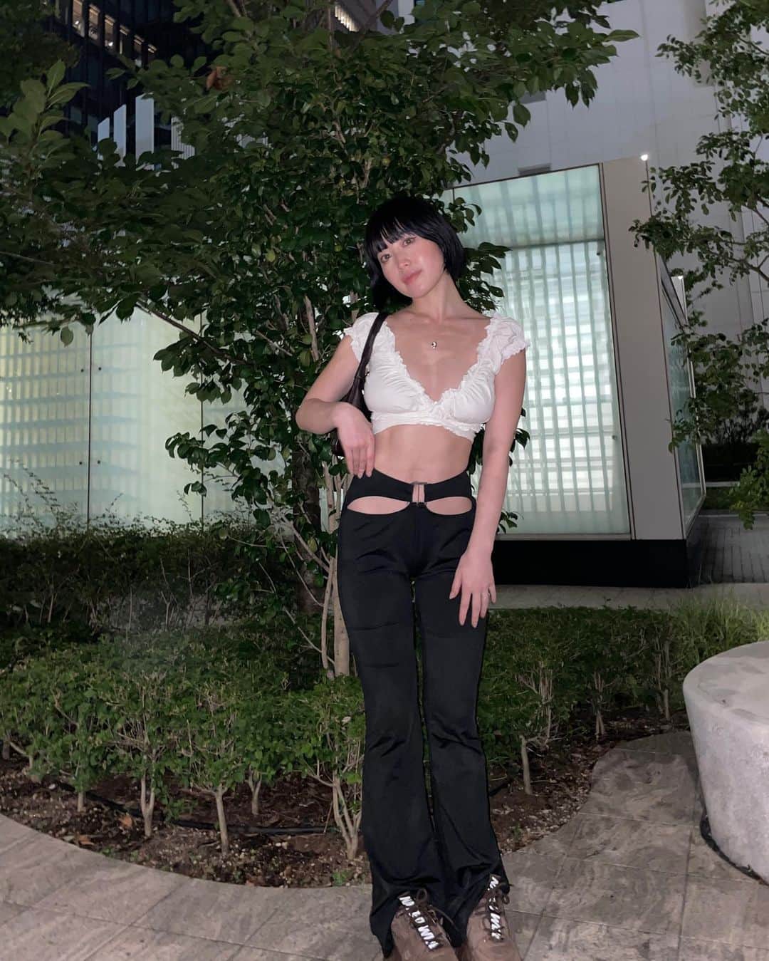 柚月瀬那のインスタグラム：「寄せるか寄せないか😳❓」