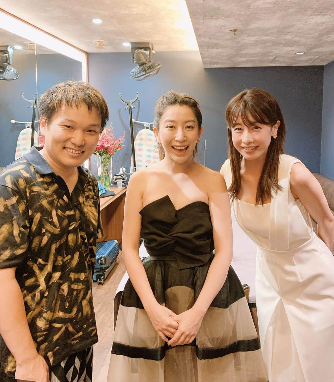 加藤綾子さんのインスタグラム写真 - (加藤綾子Instagram)「* 週末Blue Note TOKYOへ行ってきました♬  ヴァイオリニストの真優ちゃんとジャズピアニストの松永さんのジャンルを超えたコラボ、カッコよかったー🎻🎹✨  イットのオープニング曲など松永さんが手掛けて下さったのですが、その曲も2人で演奏されていて…  大感激🥹  2人とも同世代の誇り👏  素敵な時間をありがとうございました✨  #ヴァイオリニスト #木嶋真優 #ジャスピアニスト #松永貴志」8月9日 21時46分 - ayako_kato.official