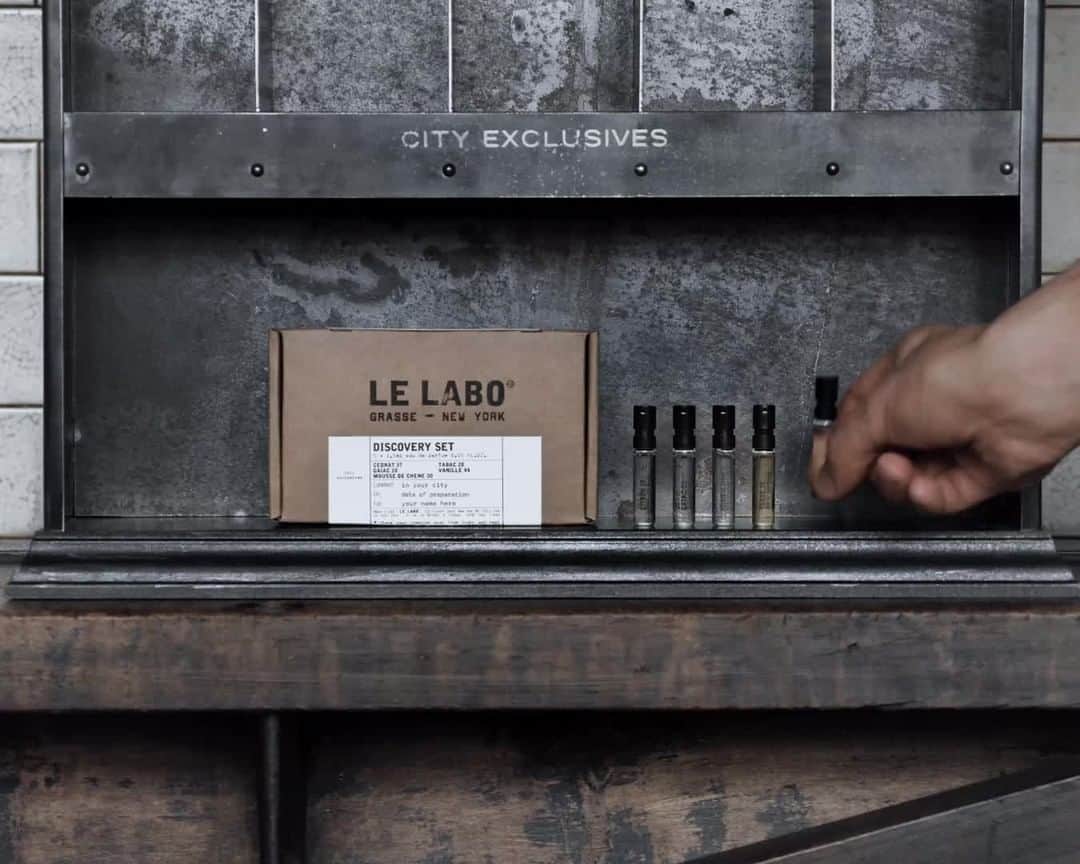 ルラボのインスタグラム：「Five city scents to experience, one Discovery Set…available in our Labs and online.  #wanderlustforthenose #cityexclusiveevent #sampleinaugust #fullsizeinseptember」