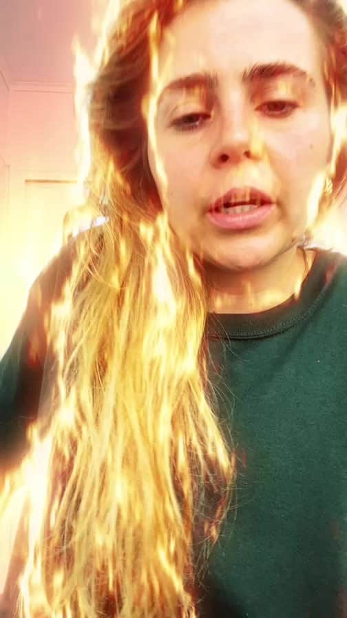 メイ・ホイットマンのインスタグラム：「GUYS ME AND JULIE DID A SKINCARE TUTORIAL AS THE KIDS ARE CALLING IT   Basically every morning we use Julie’s Camellia Rose beauty elixir on my face and my body everywhere and we use our Gua Sha to very gently massage this Luxurious ass oil into my face to wake my tired skin up so I can look passable on “tv” and we thought it would be fun to show you our routine AND as a bonus we showcase my new SIGNATURE LIPSTICK CALLED MAE AND LINER CALLED LOVE so if you are bored or something feel free to watch and definitely buy them all on www.juliehewettla.com I swear I wouldn’t lead you astray this shit is the real deal and it’s all I use Now 😂🤣😂 check it out My lovers let’s revolutionize beauty together because we deserve it 💅」