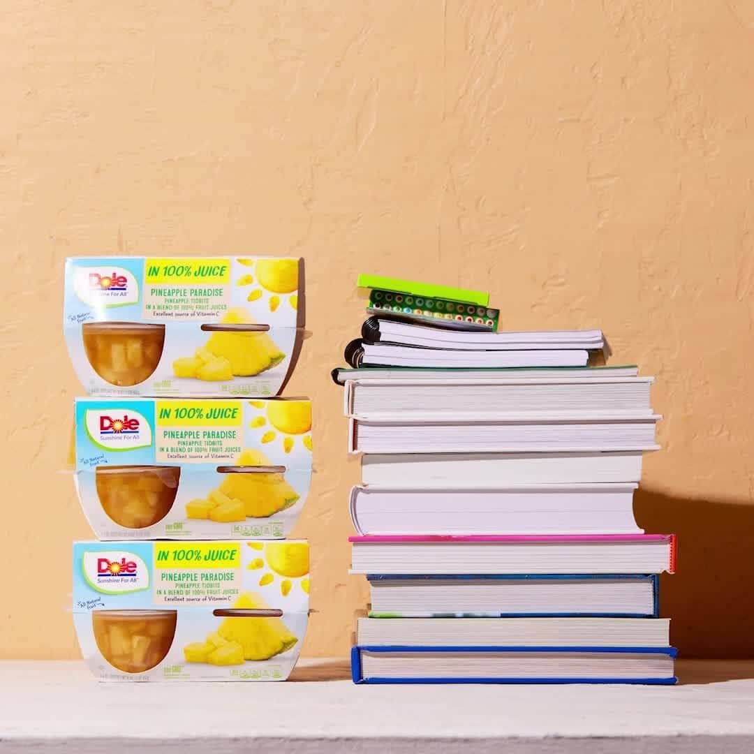 Dole Packaged Foods（ドール）のインスタグラム：「More studying, more snacking. Put snack breaks to the test with nutritious Pineapple Paradise Fruit Bowls!」