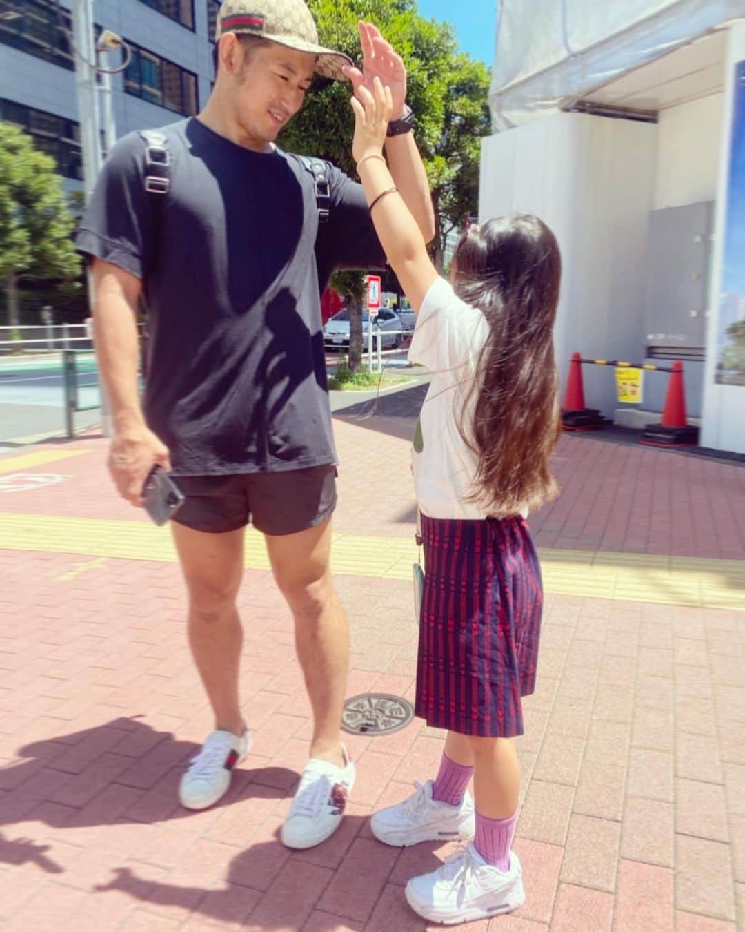才賀紀左衛門のインスタグラム：「#夏休み #家族 #親子 #暑い日 #娘 #パパ」