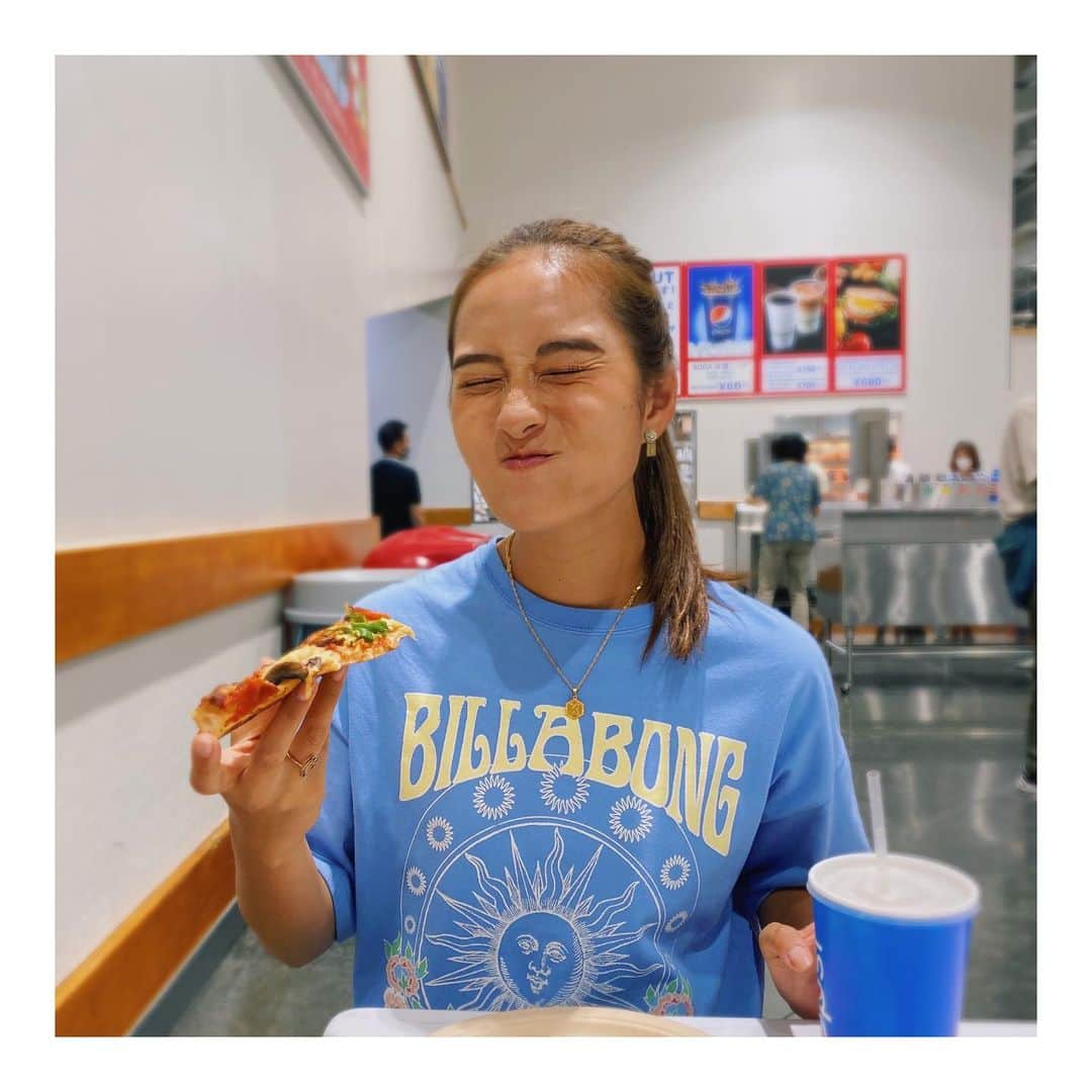 忽滑谷こころのインスタグラム：「. 🍕💖 #暑い日こそもりもり食べよう #暑くなくても食べるけど」