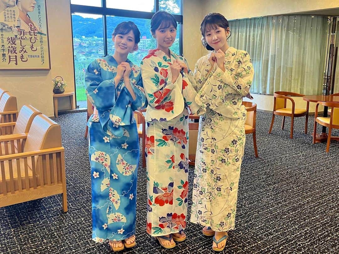 角谷暁子のインスタグラム：「#隅田川花火大会 特別編 今年は雨にも降られず無事に終わりました。 中継先から伝えてくれた2年目の冨田アナ、新人の中原アナ。 もう一人の新人、藤井アナは幕張からの中継だったので会えずじまいでしたがモニター越しに初々しい姿を見られました。 みなさまお見知りおきを☺️☺️」
