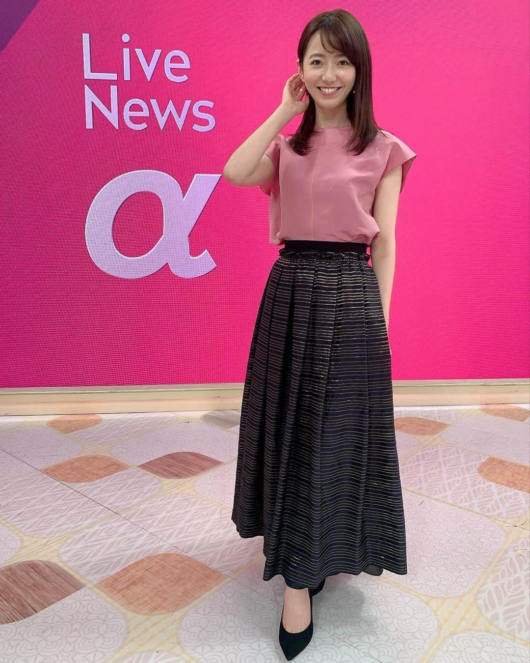 内田嶺衣奈さんのインスタグラム写真 - (内田嶺衣奈Instagram)「👗  最近の衣装いろいろです🧏‍♀️ 年々白シャツが好きになってきました。  そして早くも最近の衣装は夏物と秋物が混ざってきています👒🍁  今日も暑いですね😵💦 皆さんしっかり水分補給されてくださいね🥺 夏の疲れがでませんように。  #LiveNewsα #衣装」8月10日 12時26分 - reina.uchida