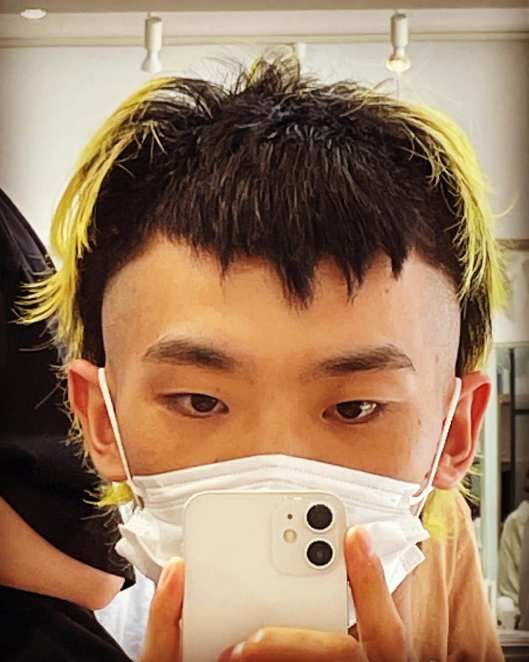 勢喜遊のインスタグラム：「NEW HAIR🤘🤘」