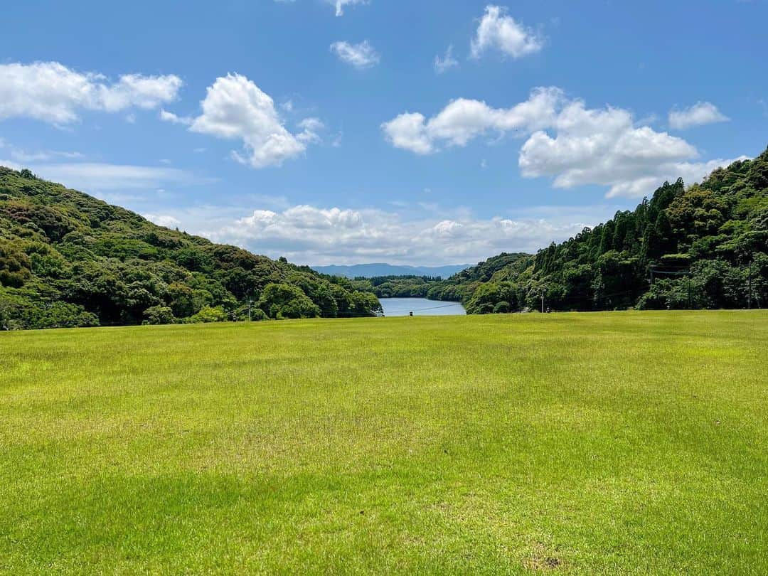 小川愛里奈のインスタグラム：「・ 薩摩川内合宿🌱✨ 温かい方々に囲まれ沢山のサポートのもとでバレーボールが出来ている事に感謝し、これからも日々"成長"していけるように頑張りたいと思います✊   #薩摩川内  #鹿児島  #3枚目の写真キラさんとありささん可愛いから載させて頂きました🙇‍♀️🤍  #火の鳥NIPPON🇯🇵  #ご声援よろしくお願いします！」